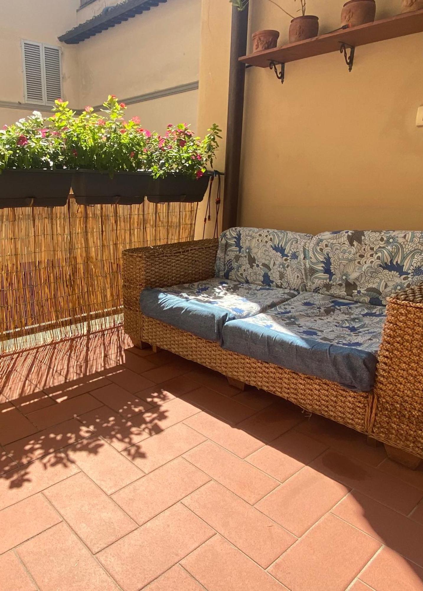 Indipendent Studio Apartment With Terrace - Parking Florença Exterior foto